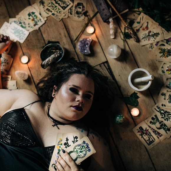 Meet your Posher! - Picture 3 of 7